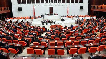AK Parti'nin teklifi Meclis'i Temmuzda da çalıştıracak