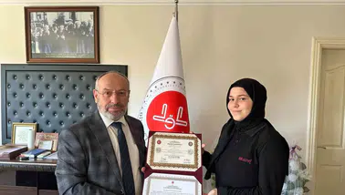 Salihli’de gurur tablosu: Hafızlık tacını takan gençler belgelerine kavuştu