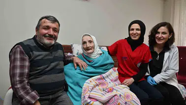 Manisa'da kapı kapı şifa: Binlerce haneye uzman dokunuş