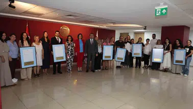 Aydın'da anne ve bebek sağlığına dev destek: 7 kuruluşa özel unvan