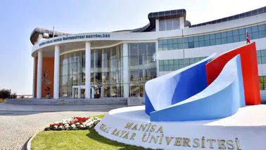 MCBÜ'de rekor tercih dönemi: Kapılar 7 bin 243 yeni öğrenciye açıldı