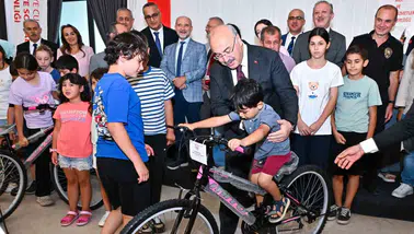 Denizli’de çocukların yüzünü güldüren buluşma: 50 minik kalbe hediye bisiklet