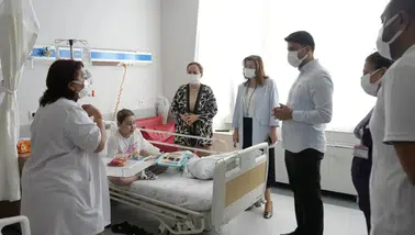 ADÜ Hastanesi’nde anlamlı buluşma: Minik kalplere umut oldular
