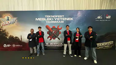 İzmirli öğrencilerin teknoloji zaferi: Diyarbakır’dan ödüllerle döndüler