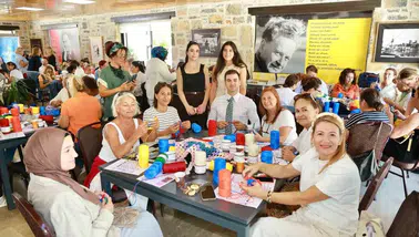 Bodrum’un sokakları el emeği göz nuru örgülerle renkleniyor
