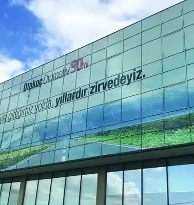 Koç Holding'e ait binaya sabah saatlerinde kurşun yağmuru