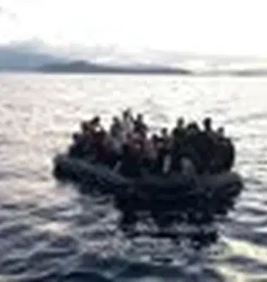 Sahil Güvenlik İzmir açıklarında 34 düzensiz göçmen yakaladı