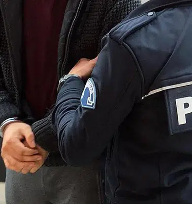 İzmir'de Yasa Dışı Bahis Operasyonu: 20 Kişi Tutuklandı