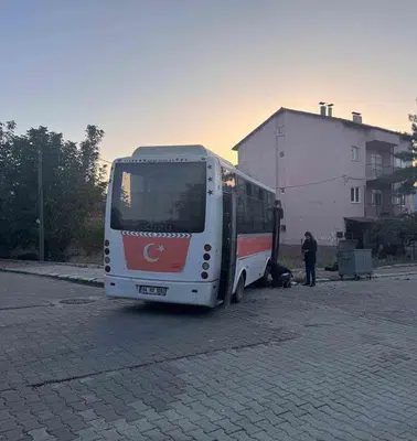 Uşak’ta trafik kâbusu: İki aracın karıştığı kazada 7 kişi yaralandı