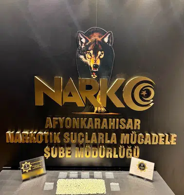 Afyonkarahisar'da zehir tacirlerine narkotik darbesi: 663 adet hap ele geçirildi