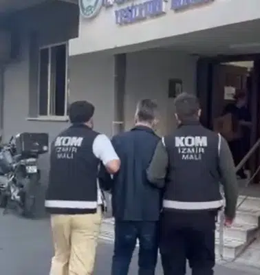 Bayraklı’da adliye trafiği: Eski başkan Sandal ve belediye yöneticileri hakim karşısında