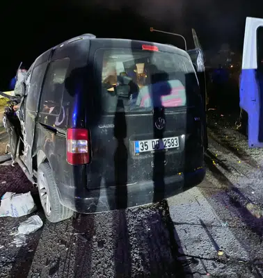Manisa'da yol çalışması kabusa döndü: Zincirleme kazada 5 kişi hastanelik oldu