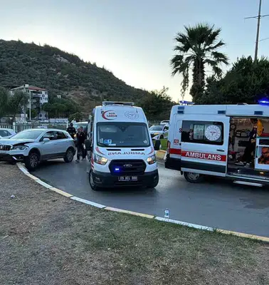 Söke'de kavşak kazası: İki araç birbirine girdi, yaralılar var