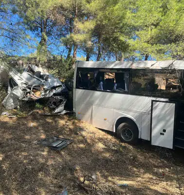 Tatil yolunda acı bilanço: Tur otobüsü şarampole devrildi