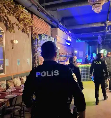 Efeler'de polis denetimlerine takılan işletmelere ceza yağdı