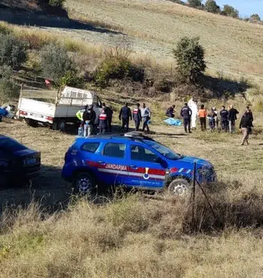 Manisa'da kan donduran infaz: Tarlada baba ve oğluna kurşun yağdırdı
