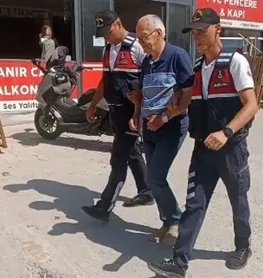 Kuşadası’nda kooperatif operasyonu: Başkan Hüsnü Öten emniyete götürüldü