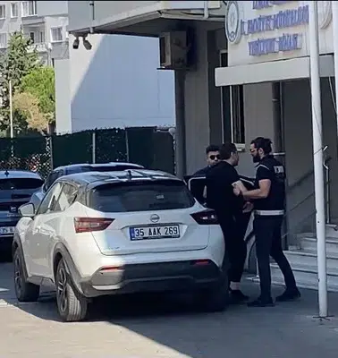 Siyaset kulislerini sarsan iddia: Belediye başkan adaylıkları için milyonluk transfer trafiği
