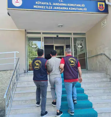 Kütahya’da uyuşturucu operasyonu: 13 yıl 9 ay hapis cezası olan firari yakalandı