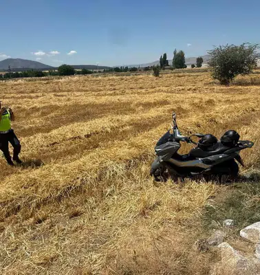 Emirdağ yolunda motosiklet dehşeti: İki kişi hastanelik oldu