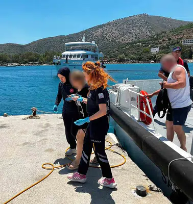 Datça açıklarında nefes kesen operasyon: Teknedeki hastayı Sahil Güvenlik kurtardı