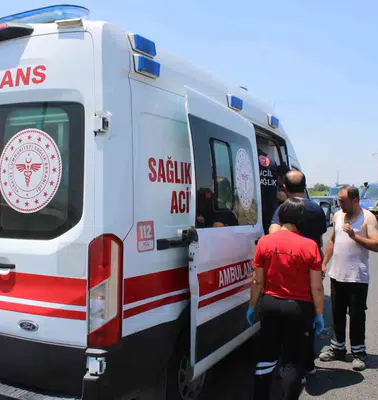 Saniyelerle yarıştılar: Sulama kanalına uçan otomobildeki aileyi ölümden döndürdüler