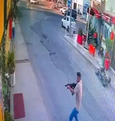 Bodrum'da dehşet anları: Sevgilisinin çalıştığı dükkanı tüfekle taradı