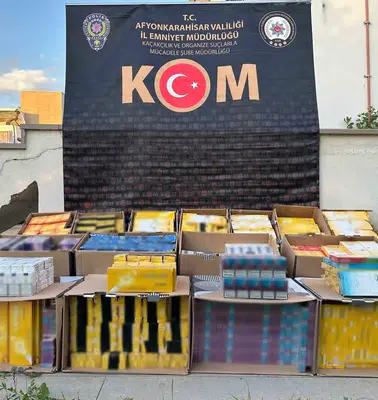 Afyonkarahisar yolunda kaçakçılara geçit yok: Binlerce paket sigara yakalandı
