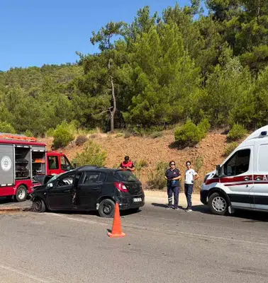 Fethiye'de trafik dehşeti: Kontrolden çıkan araç karşı şeride geçti, bir kişi hayatını kaybetti