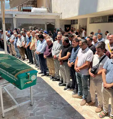 Manisa'da trafik faciası: İki aile yasa boğuldu