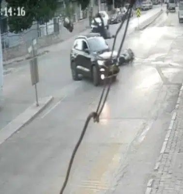 Buca’da vicdansız sürücü dehşeti: Çarptı, yaraladı ve arkasına bakmadan kaçtı