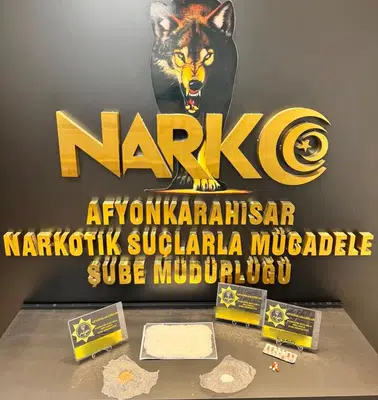 Afyonkarahisar'da gece yarısı operasyonu: Durdurulan araçlardan uyuşturucu fışkırdı