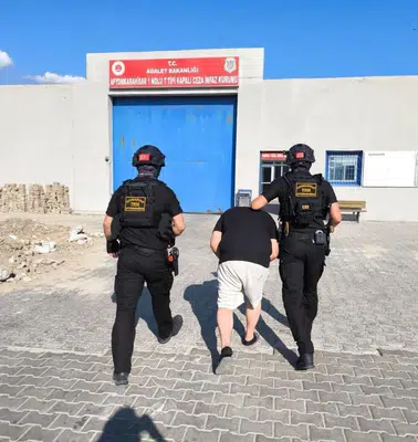Suikast timi firarisine kalkan olan şahıs demir parmaklıklar ardında