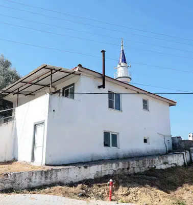 İmamın lojmanından çıkanlar şoke etti: 11 yıllık görev yerini çöp eve çevirmiş