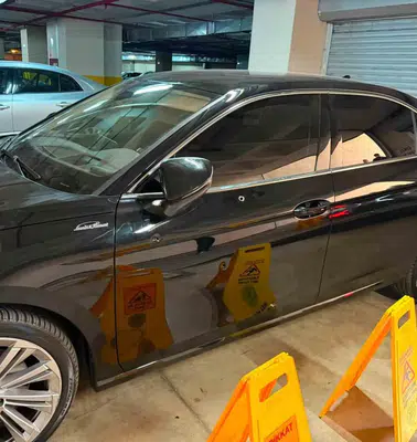 Çiğli Belediyesi otoparkında silahlı panik: Başkanın aracını hedef aldı