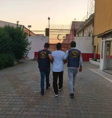 Efeler'de hırsızlık firarisi JASAT operasyonuyla yakayı ele verdi