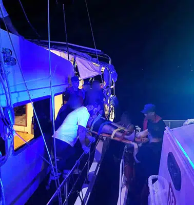 Marmaris açıklarında acil durum: Yatta yaralanan kişi için zamanla yarışıldı