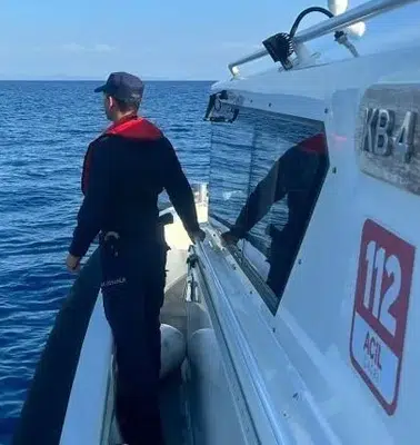 Cennet Koyu açıklarında kabus dolu anlar: Motoru bozulan botta mahsur kaldı