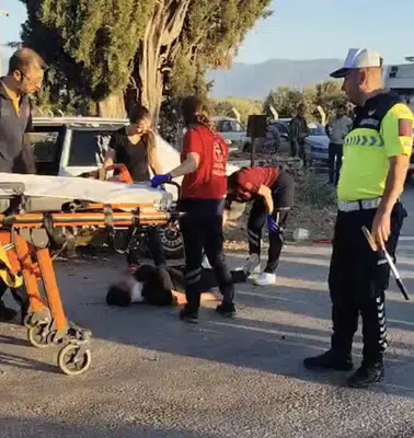 Bayındır’da akşam vakti trafik kazası: İki kişi yaralandı