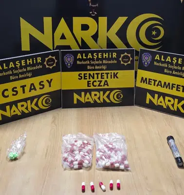 Alaşehir’de nefes kesen kovalamaca: Çatıdan kaçarken yakayı ele verdi