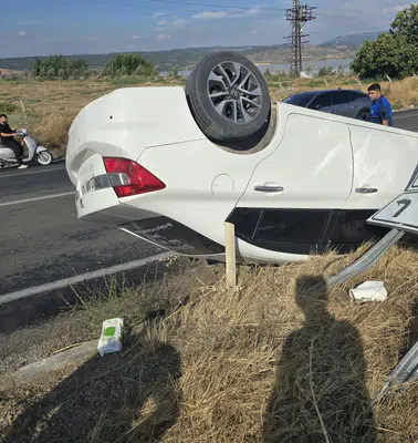 Denizli yolunda korkutan kaza: Otomobil takla attı