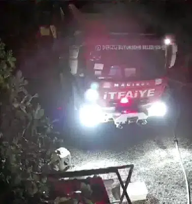 Denizli'de gece yarısı kundaklama dehşeti: Güvenlik kamerası o anları kaydetti