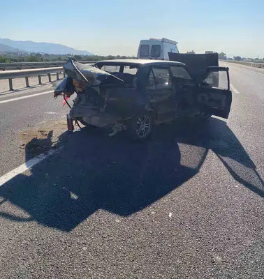 Otobanda can pazarı: İncirliova'da otomobiller birbirine girdi
