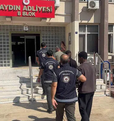 Efeler'de kaçakçılık operasyonu: 31 göçmen yakalandı, 2 kişi cezaevine gönderildi
