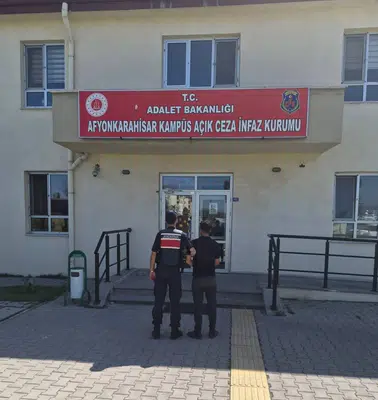 Afyonkarahisar'da jandarmadan kaçamadılar: 35 gözaltı