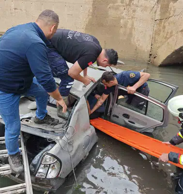 Karacasu'da dehşet anları: Kontrolden çıkan araç uçuruma yuvarlandı