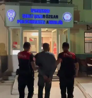 İzmir sokaklarında Yunus timlerine yakalandı: 21 yıllık hapis cezası vardı
