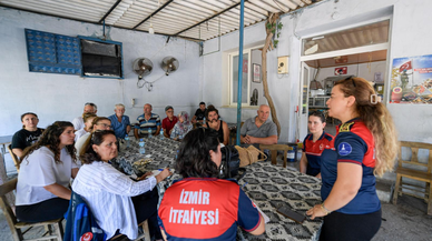 İzmirli baba ve kızı yangınlara karşı omuz omuza mücadele ediyor