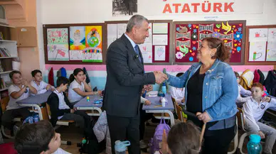 Güzelbahçe Belediyesi’nden Öğretmenlere Anlamlı Jest: İsimli Kalem Hediyesi