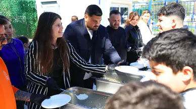 Çeşme Belediyesinden okullara sosyal alan desteği